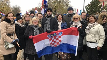 Izaslanstvo HLK-a u koloni sjećanja na žrtvu Vukovara